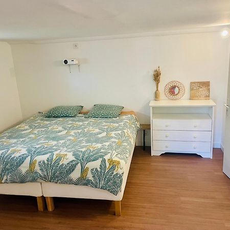Logement En Rez De Jardin Guerard Екстер'єр фото